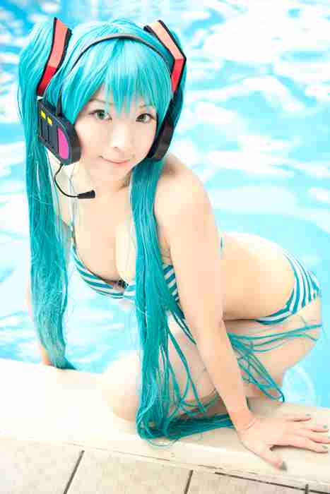 [Cosplay]ID0197 2013.07.15 Vocaloid - Big Boobs Hatsune Miku in Bikini [400P52.3MB].rar