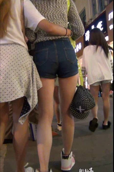 [街拍客视频]jx0580 牛仔热裤大长腿高挑美女